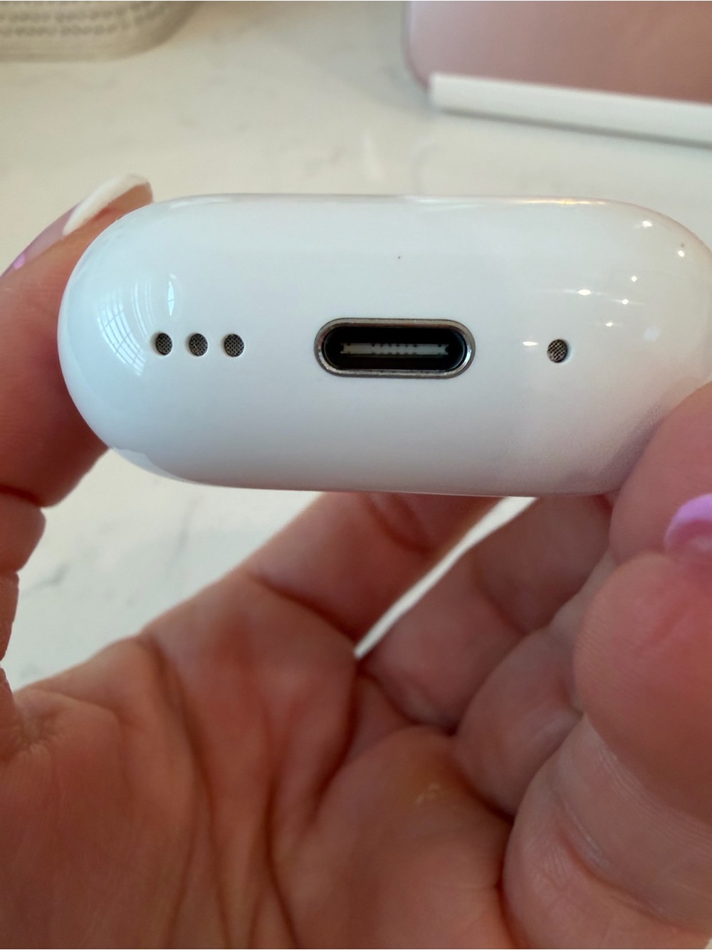 Apple AirPods 4 with Active Noise Cancellation - Picture 4 of 6